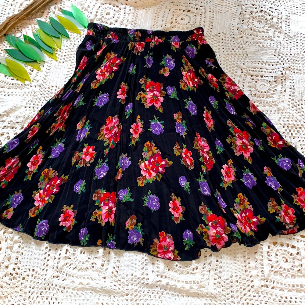 23-Carole little floral skirt